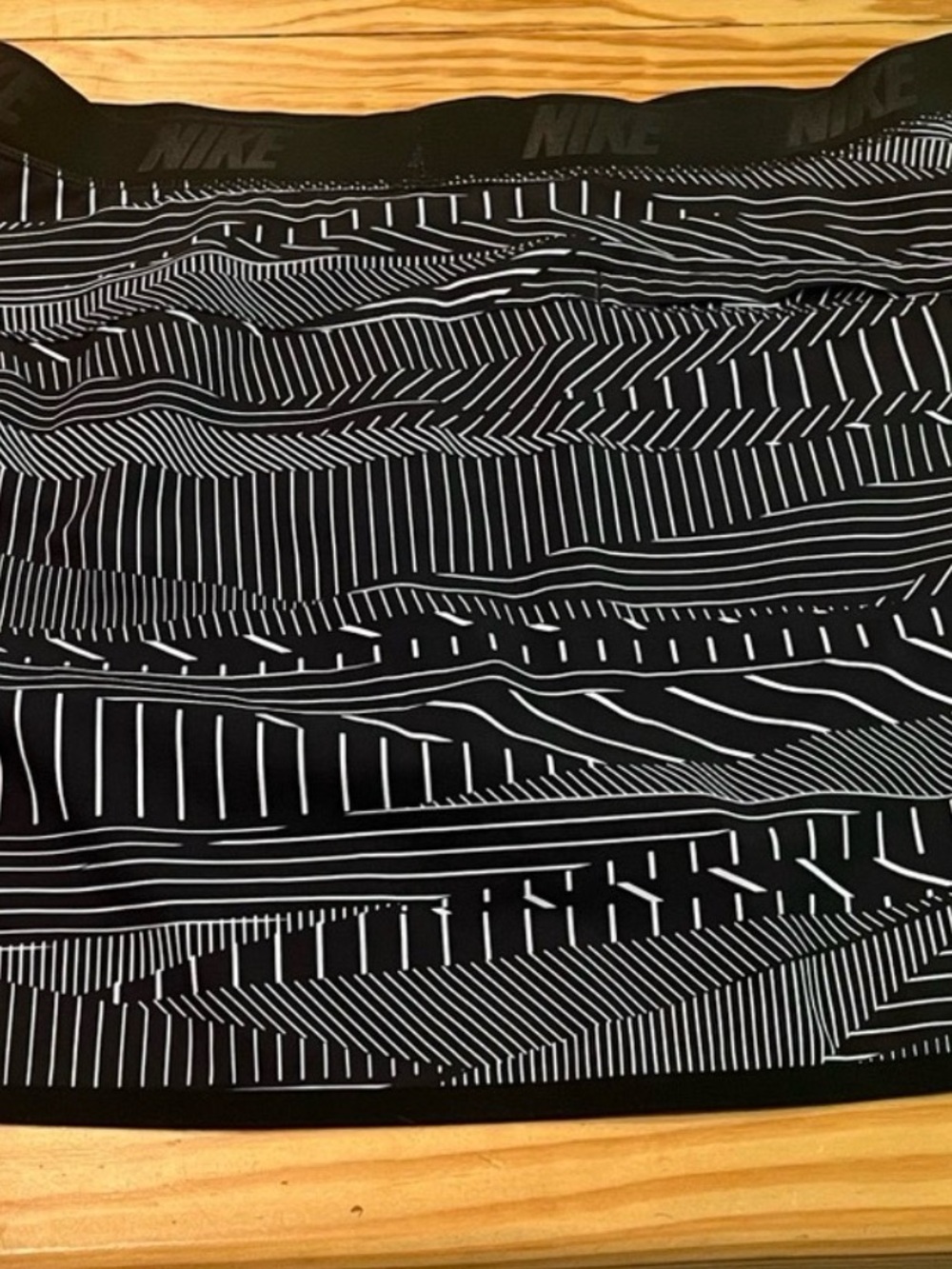 Nike Women's Black Patterned Golf Skort - Picture 5 of 7